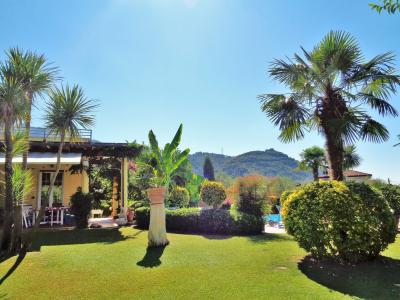 villa indipendente in vendita a Montignoso