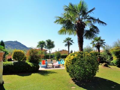 villa indipendente in vendita a Montignoso