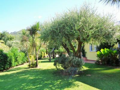 villa indipendente in vendita a Montignoso