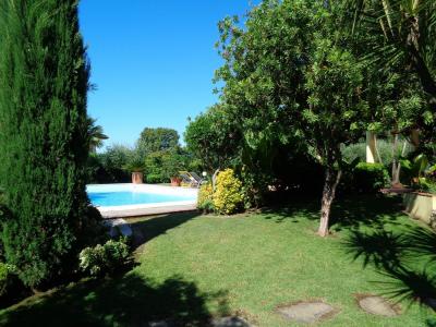 villa indipendente in vendita a Montignoso