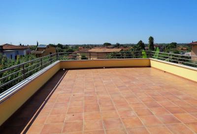 villa indipendente in vendita a Montignoso