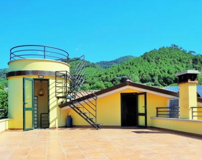 villa indipendente in vendita a Montignoso