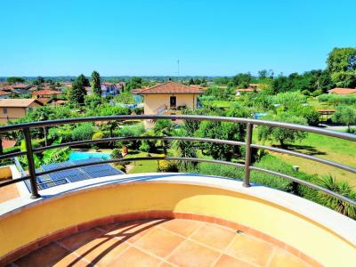 villa indipendente in vendita a Montignoso