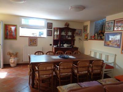 villa indipendente in vendita a Montignoso