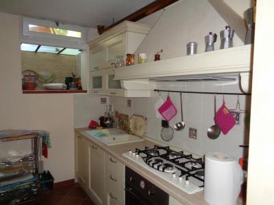 villa indipendente in vendita a Montignoso