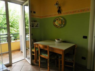 villa indipendente in vendita a Montignoso