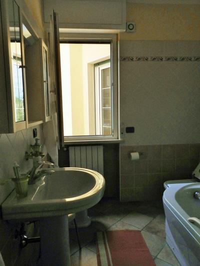 villa indipendente in vendita a Montignoso