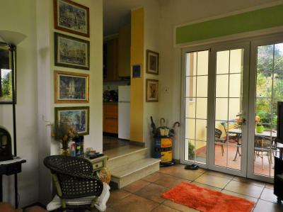 villa indipendente in vendita a Montignoso