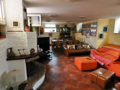 villa indipendente in vendita a Montignoso