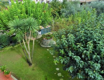 villa indipendente in vendita a Montignoso