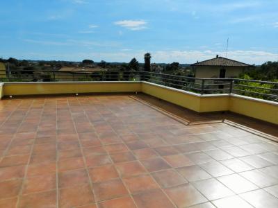 villa indipendente in vendita a Montignoso