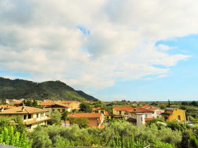 villa indipendente in vendita a Montignoso