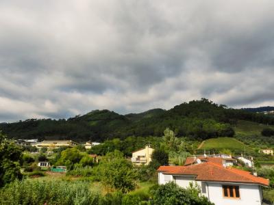 villa indipendente in vendita a Montignoso