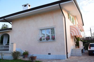 villa indipendente in affitto a Forte dei Marmi