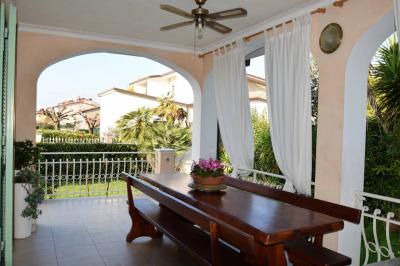 villa indipendente in affitto a Forte dei Marmi