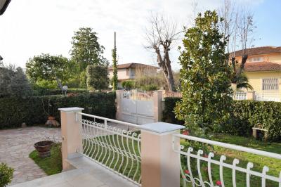 villa indipendente in affitto a Forte dei Marmi