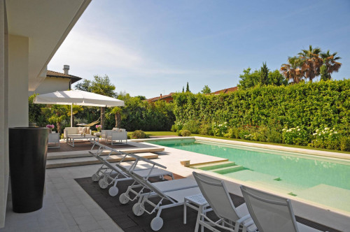 villa indipendente in affitto a Forte dei Marmi