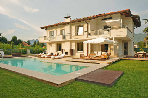 villa indipendente in affitto a Forte dei Marmi