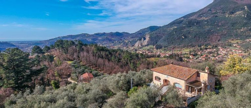 casale in vendita a Camaiore