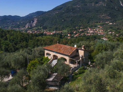 casale in vendita a Camaiore