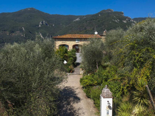 casale in vendita a Camaiore