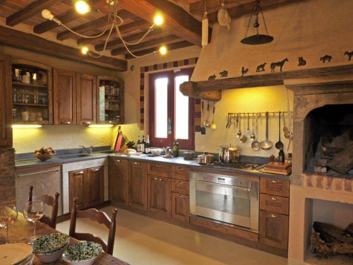 casale in vendita a Camaiore