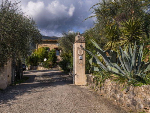 casale in vendita a Camaiore