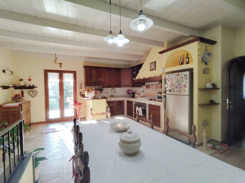 villa indipendente in vendita a Seravezza