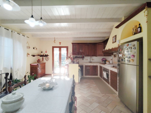 villa indipendente in vendita a Seravezza