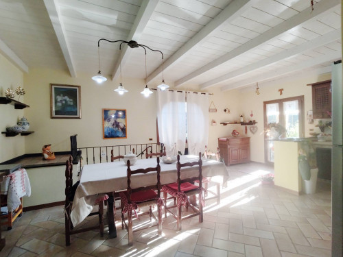 villa indipendente in vendita a Seravezza