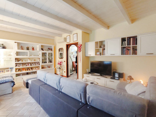 villa indipendente in vendita a Seravezza