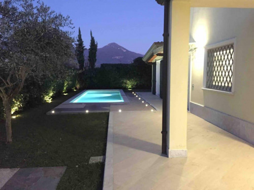 villa indipendente in affitto stagionale a Pietrasanta