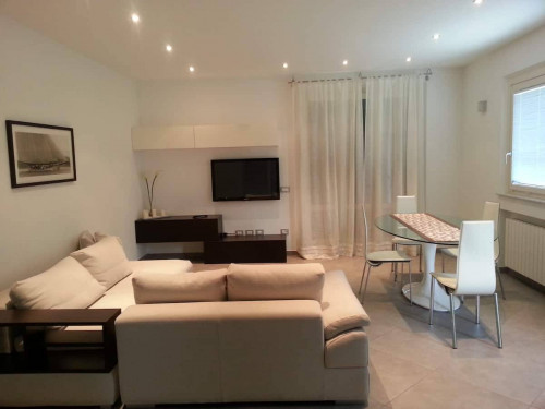 villa indipendente in affitto stagionale a Pietrasanta