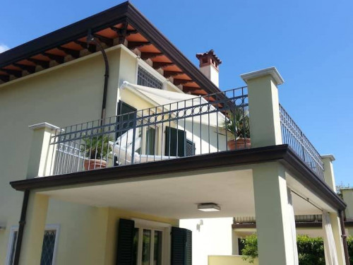 villa indipendente in affitto stagionale a Pietrasanta