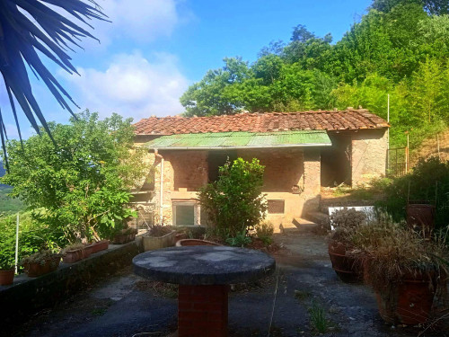 casale in vendita a Camaiore