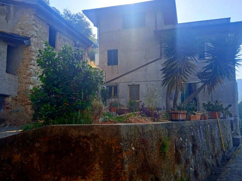 casale in vendita a Camaiore