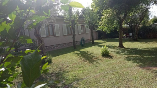 villa indipendente in affitto stagionale a Forte dei Marmi