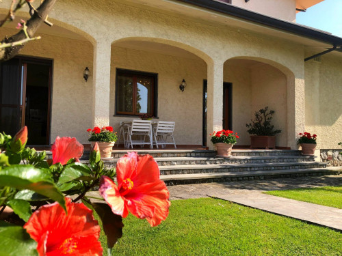 villa bifamiliare in vendita a Forte dei Marmi