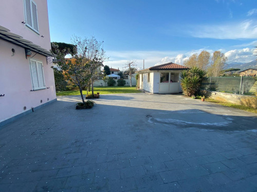 appartamento in affitto a Pietrasanta