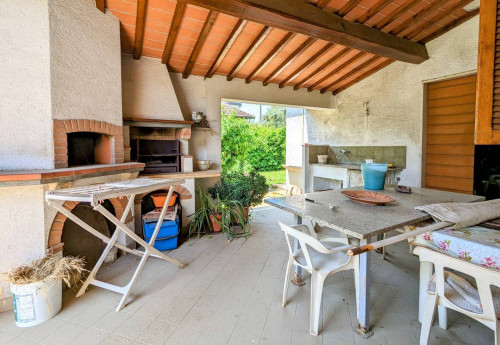 villa bifamiliare in vendita a Seravezza