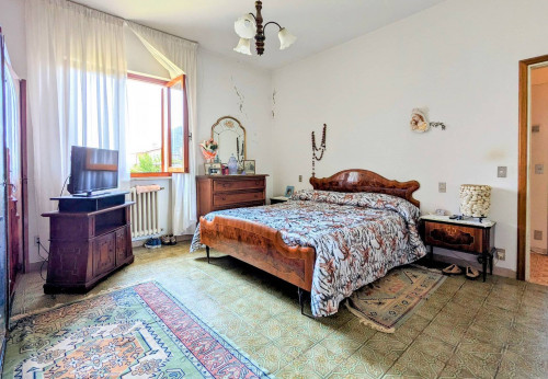 villa bifamiliare in vendita a Seravezza