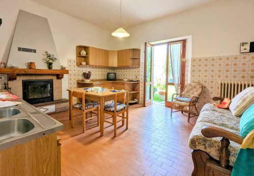 villa bifamiliare in vendita a Seravezza