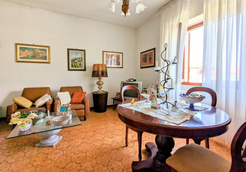 villa bifamiliare in vendita a Seravezza