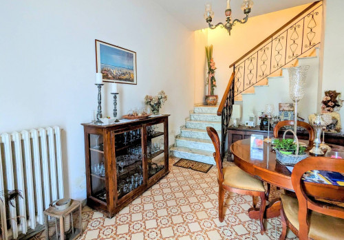 villa bifamiliare in vendita a Seravezza