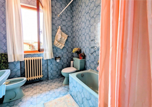 villa bifamiliare in vendita a Seravezza