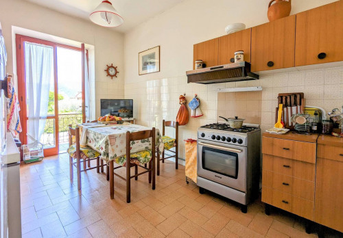 villa bifamiliare in vendita a Seravezza