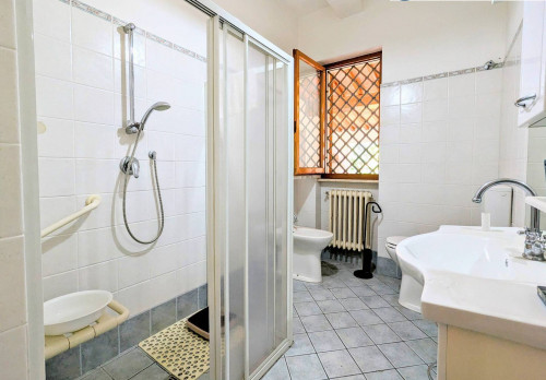 villa bifamiliare in vendita a Seravezza