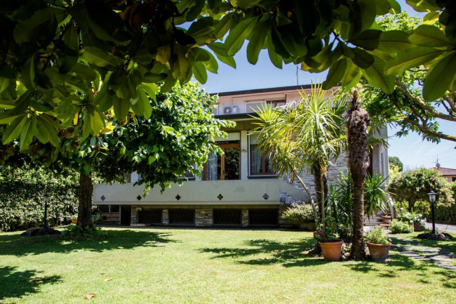 Villa in affitto stagionale a Forte dei Marmi