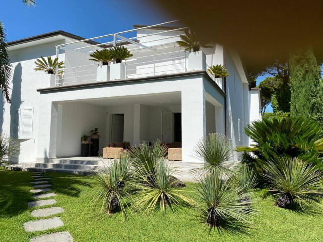 Villa in vendita a Forte dei Marmi