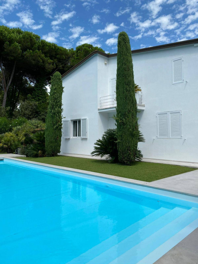 Villa in vendita a Forte dei Marmi